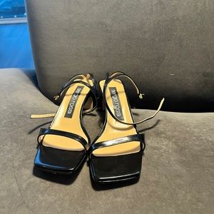 Authentic Sergio Rossi Sandler 5cm heel fits big!